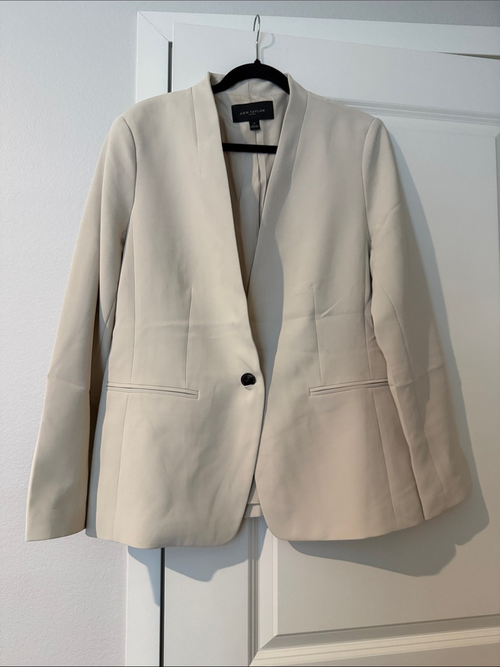 Ann Taylor Cream Single-Button Notchless Blazer